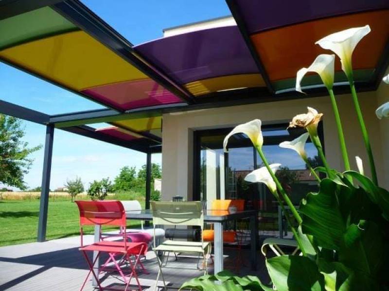 Pergola à toit rétractable en aluminium adossée multicolore sur mesure 8x4  à LYON