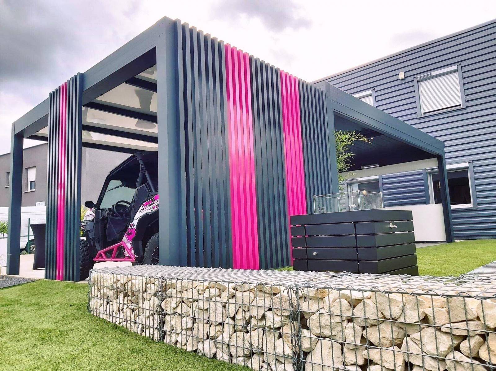 protection véhicule colorée