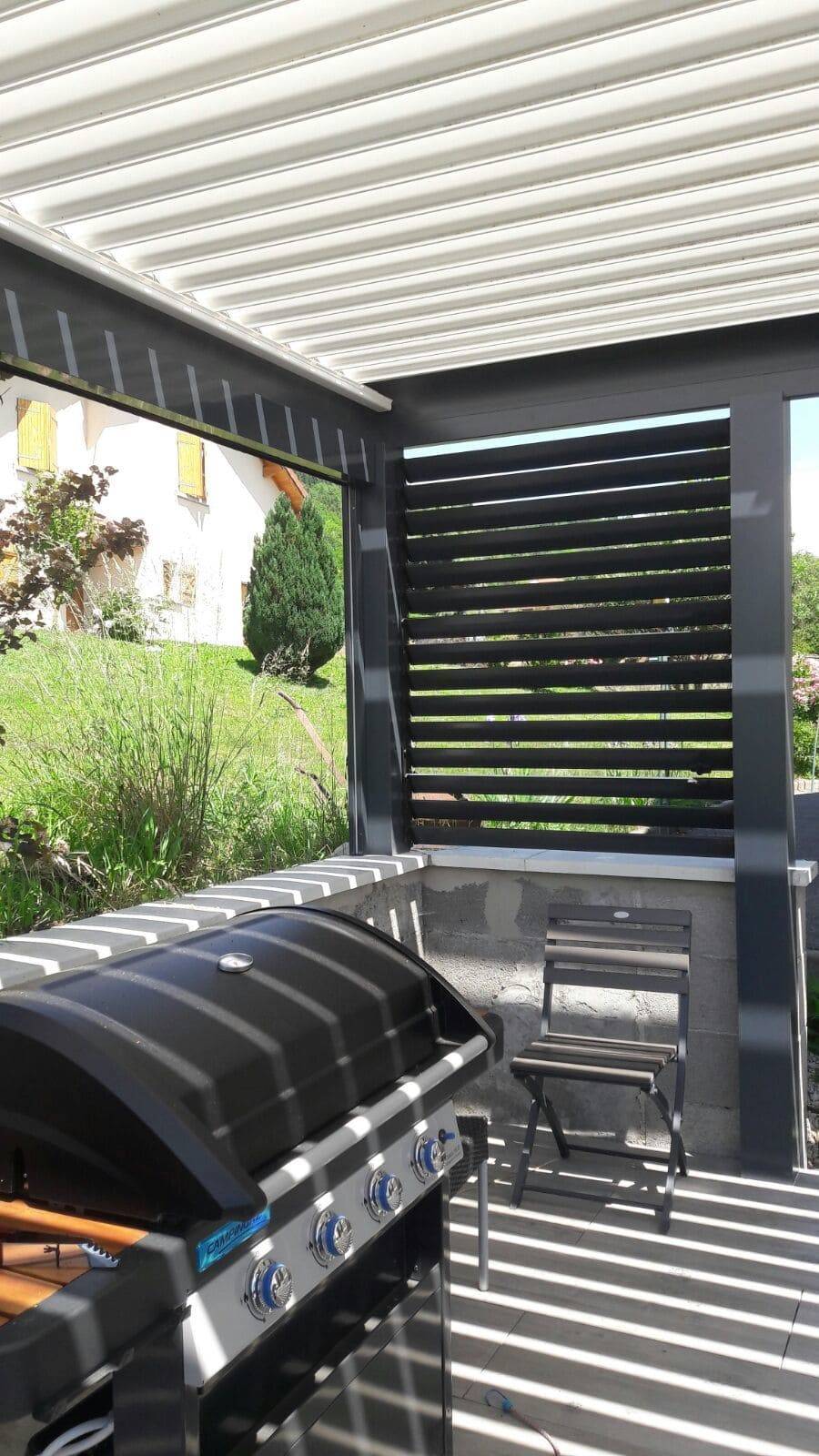 brise soleil orientable protection vis à vis 