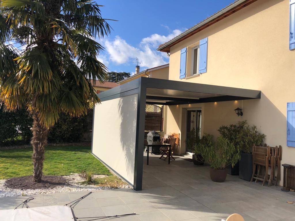 BELLE PERGOLA BIOCLIMATIQUE A GREZIEU LA VARENNE