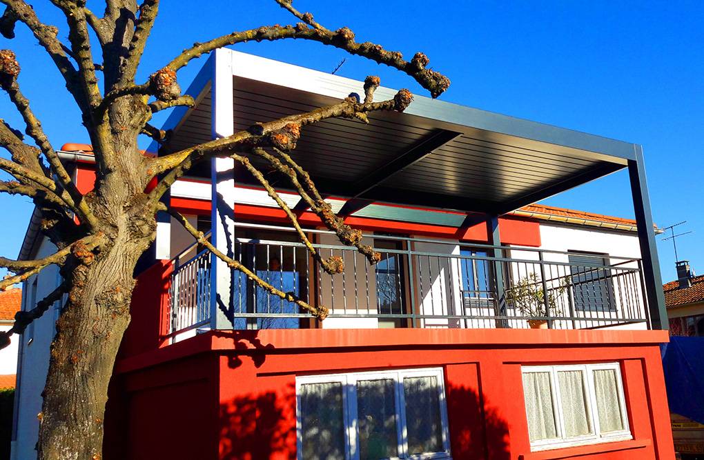 Pergola bioclimatique à Arnas