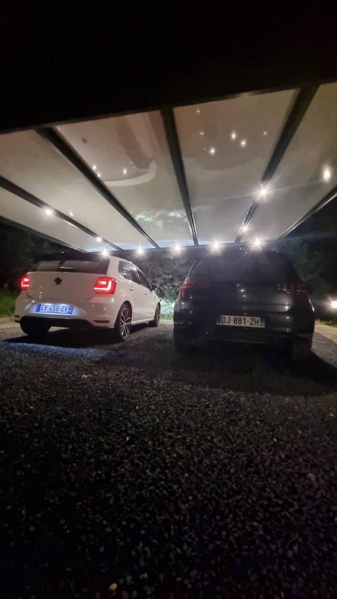 Abri de voiture carport toit plat isolé en aluminium 6x5 à Lyon 69 - RAL gris anthracite