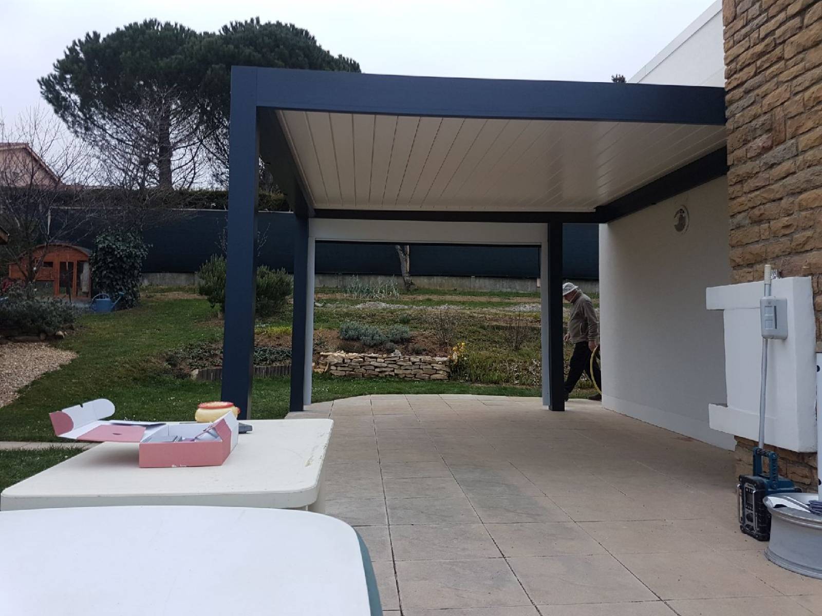 B.H. - PERGOLA BIOCLIMATIQUE À LIMAS (69)