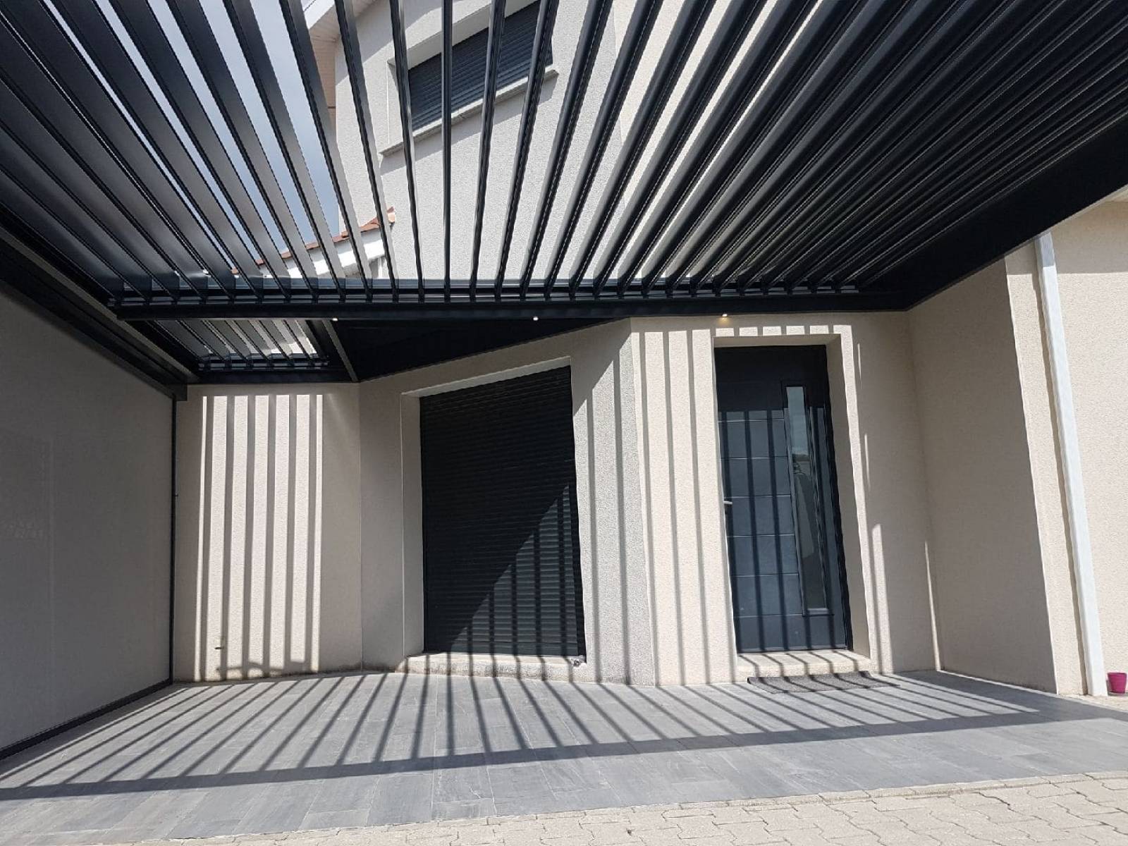 pergola bioclimatique adossée