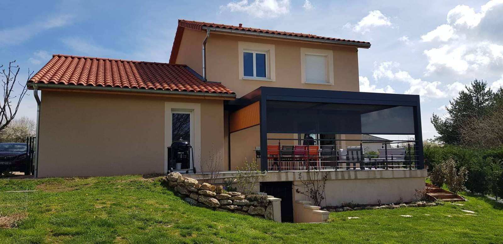 A.V. - PERGOLA BIOCLIMATIQUE À CHAZAY D'AZERGUES (69)