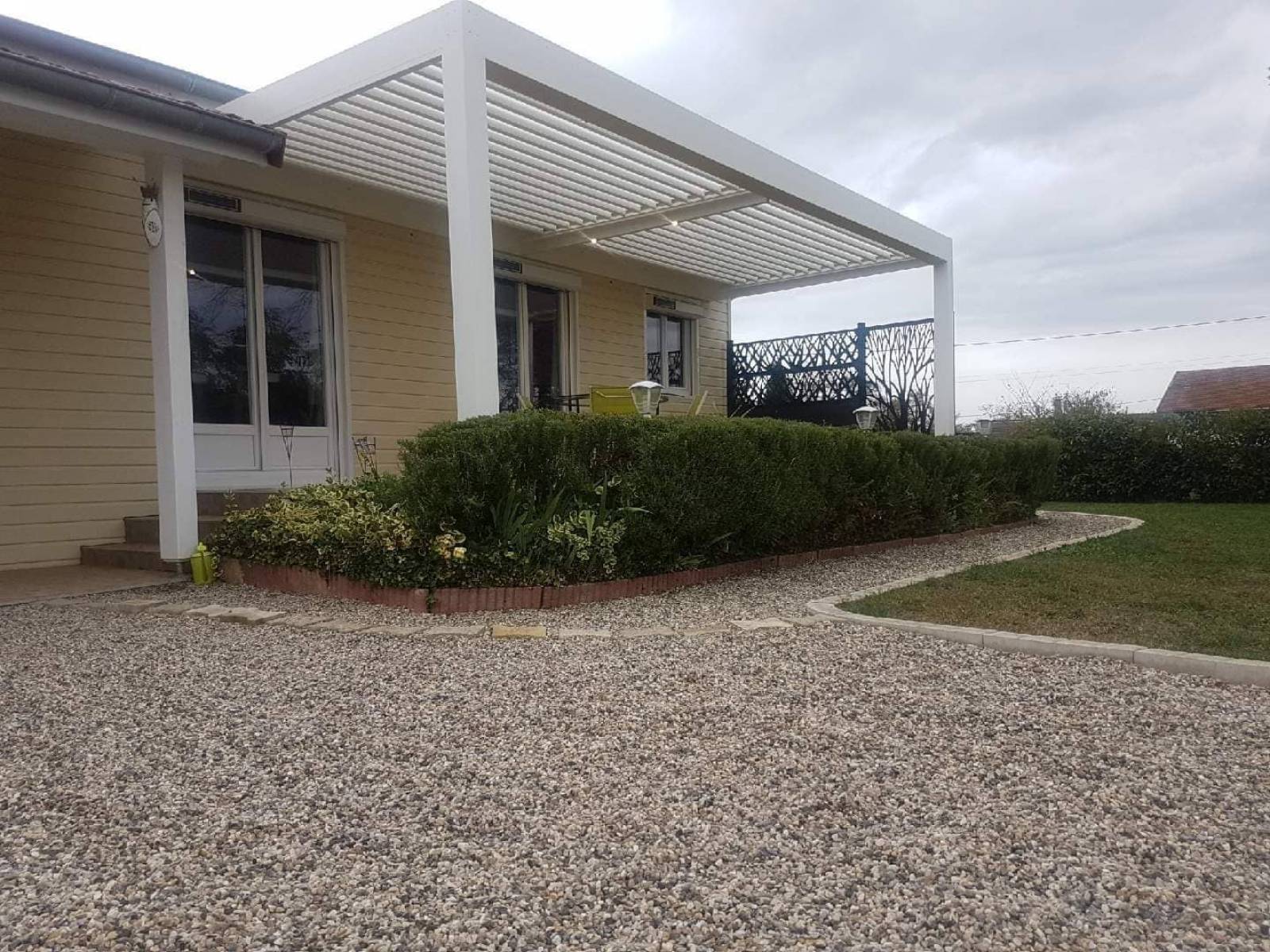 pergola blanche lyon