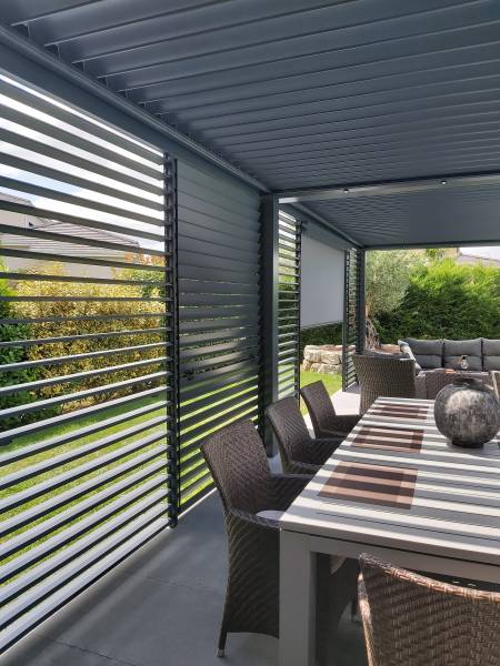 BRISE SOLEIL ORIENTABLE  Fermeture latérale pergola bioclimatique