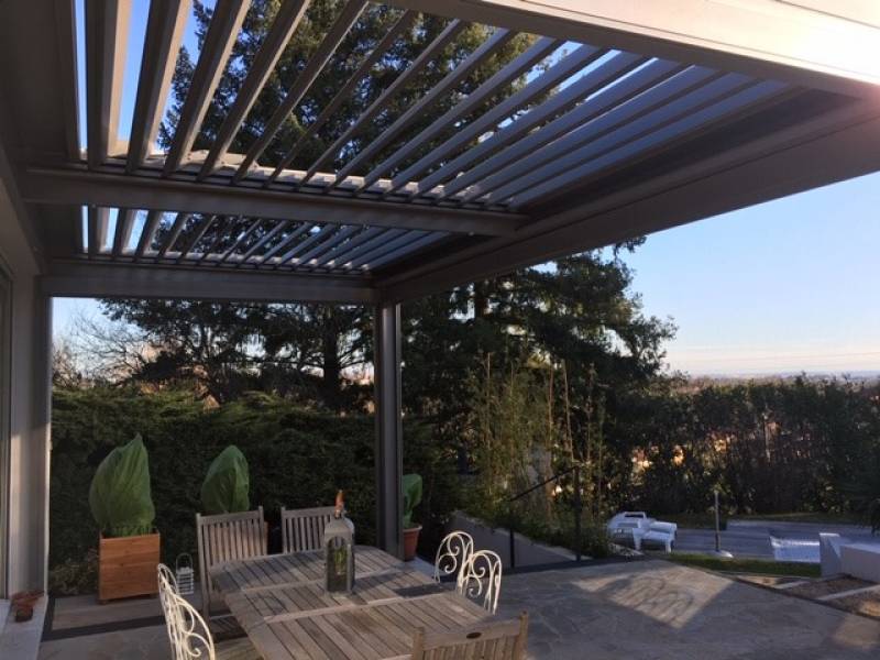 D.R. pergola bioclimatique  Lozanne (69)