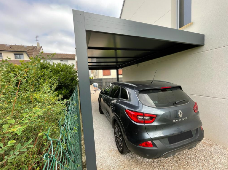 ABRI VOITURE CARPORT TOIT PLAT - STRUCTURE ALU ET TOITURE PARECLOSÉE EN ALUMINIUM