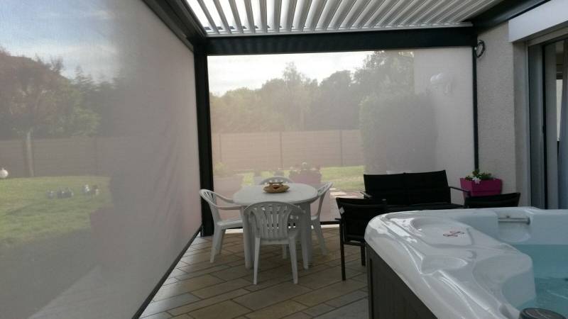 PERGOLA BIOCLIMATIQUE - CHARBONNIERES LES BAINS (69)