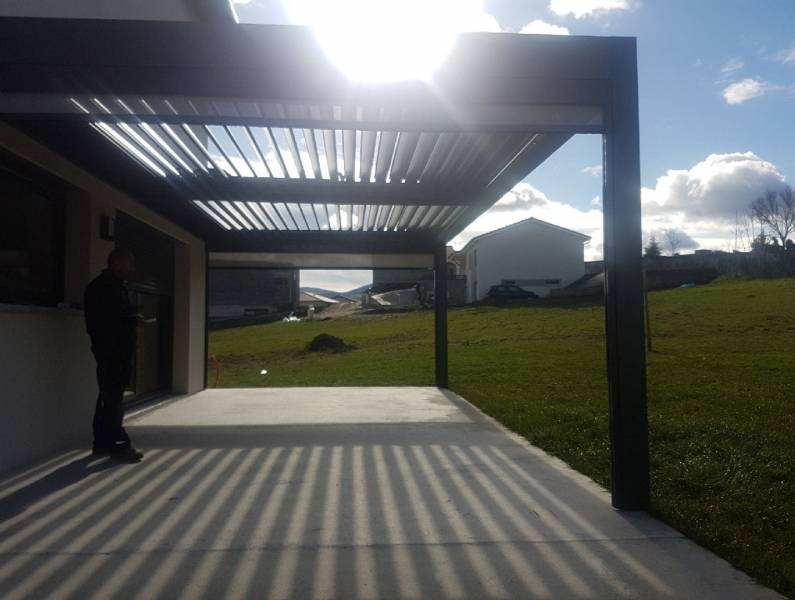 PERGOLA BIOCLIMATIQUE - SAINT-CHAMOND (42)