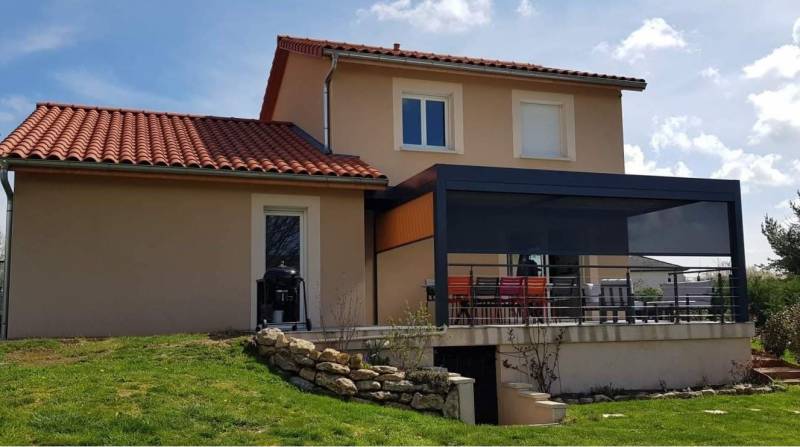 PERGOLA BIOCLIMATIQUE - CHAZAY D'AZERGUES (69)
