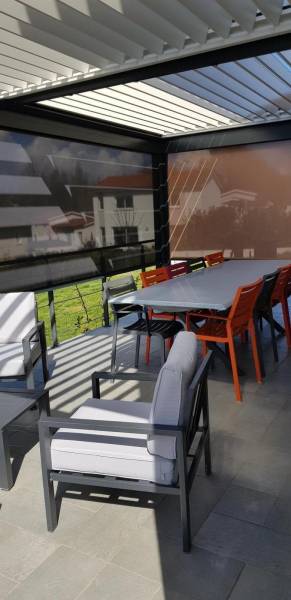 PERGOLA BIOCLIMATIQUE - CHAZAY D'AZERGUES (69)