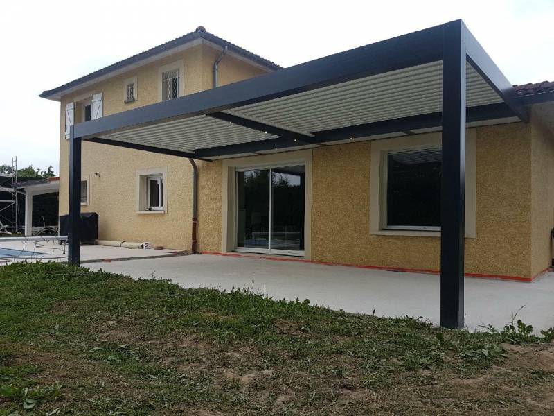 S.C. - PERGOLA BIOCLIMATIQUE À GUEREINS (01)