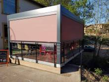 stores zip motorisés pour terrasse ombragée
